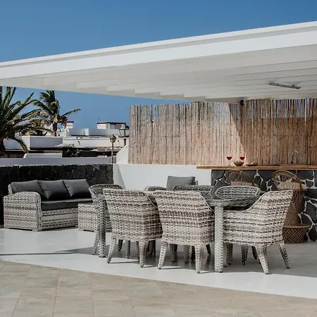 Daisy - Two Homes, One Holiday home Playa Blanca (Lanzarote)
